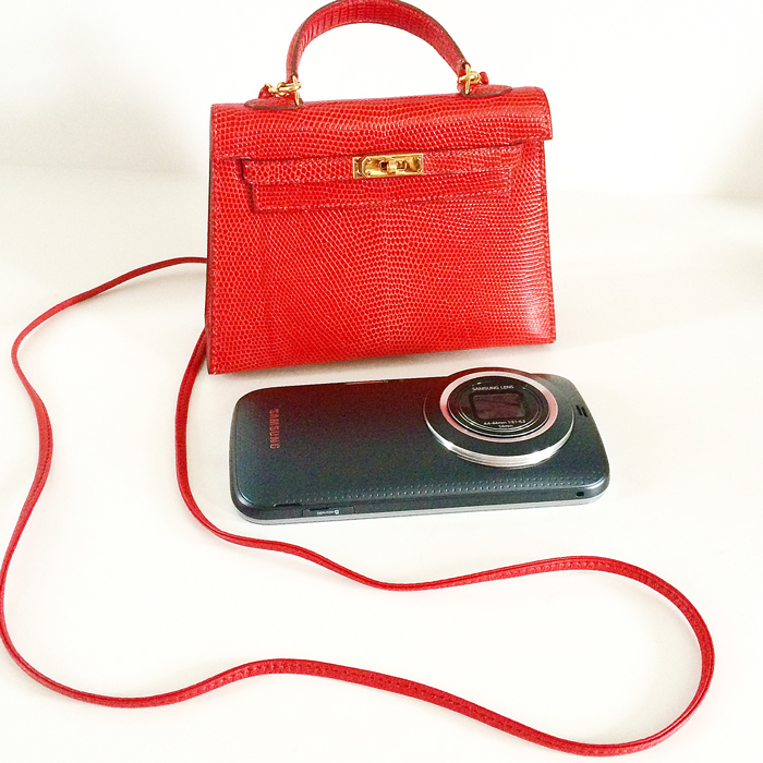 Dá para aguentar essa mini kelly vintage de 15cm?? Do tamanho do Samsung Galaxy!!