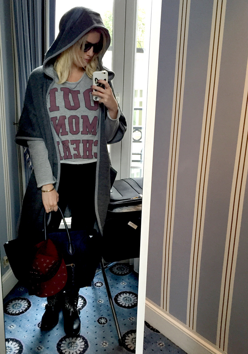 Capa + Bota: Zara / Moletom: Pop Up Store (coleção nova!) / Calça: Top Shop / Bolsa: Celine / Boné (pendurado na bolsa): Riachuelo