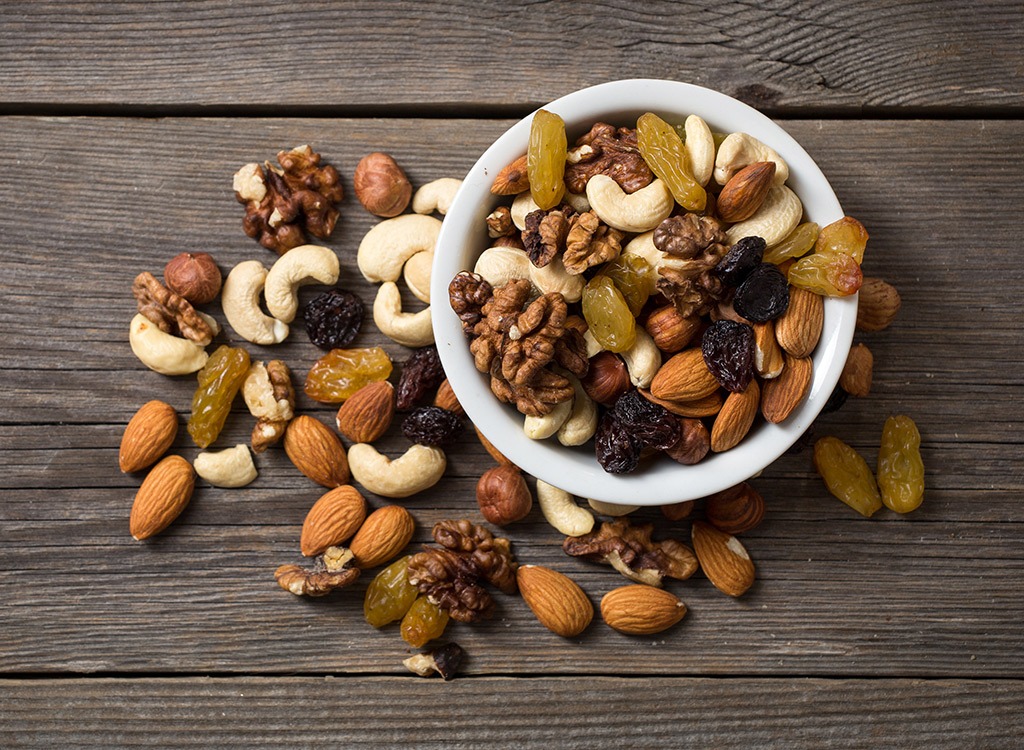 mixed-nut-trail-mix