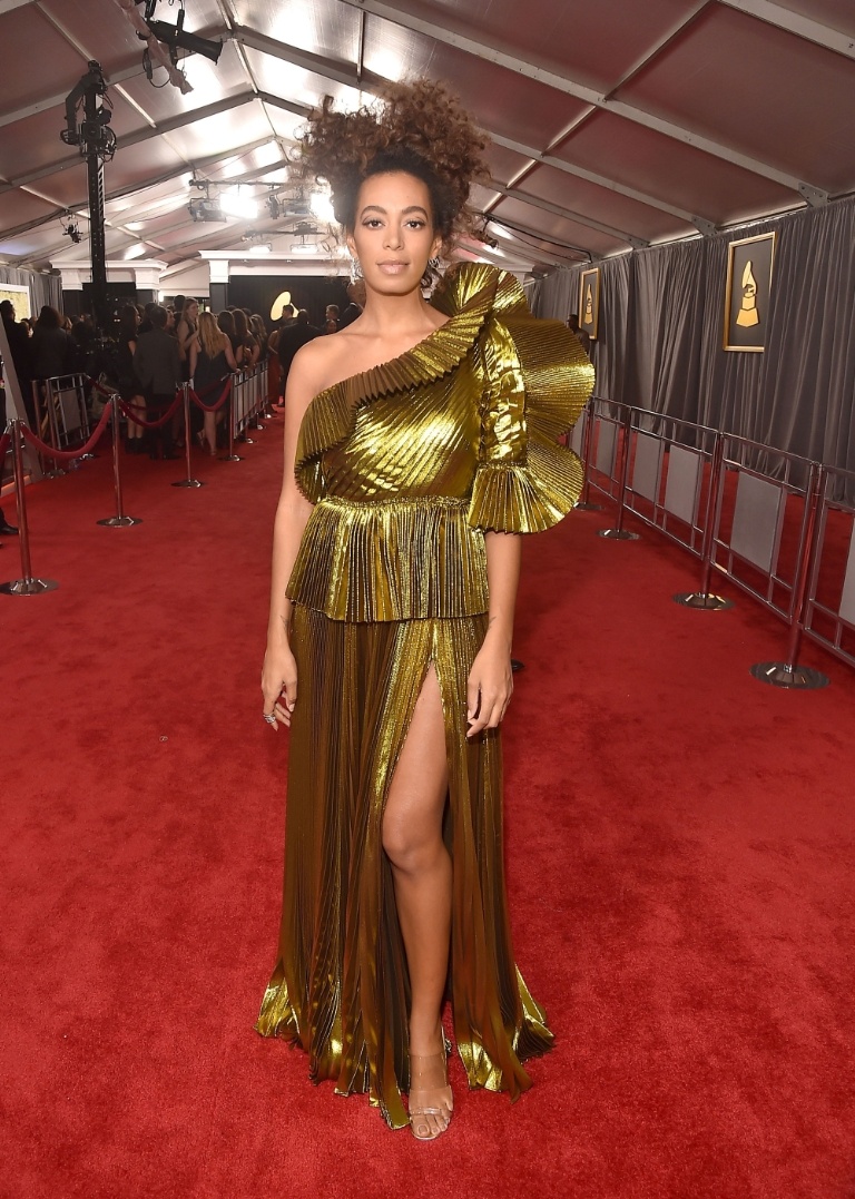 A Solange, irmã da Beyoncé, estava too much! Muito babado, muito brilhante, não gostei!